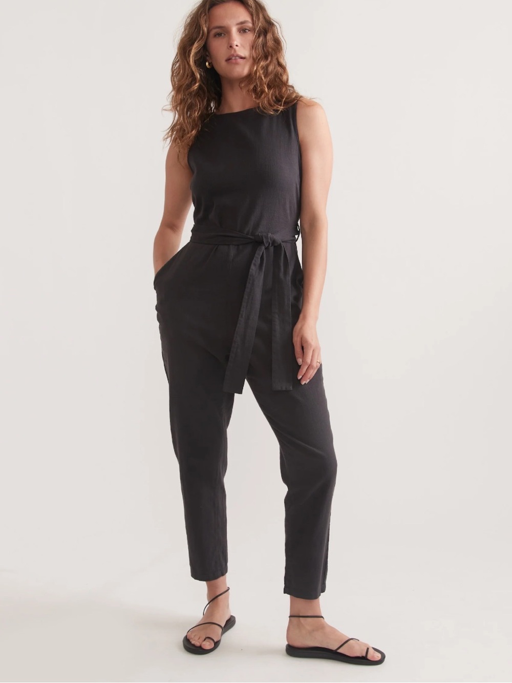 Marine Layer Black Sleeveless Tie-Waist Jumpsuit medium black